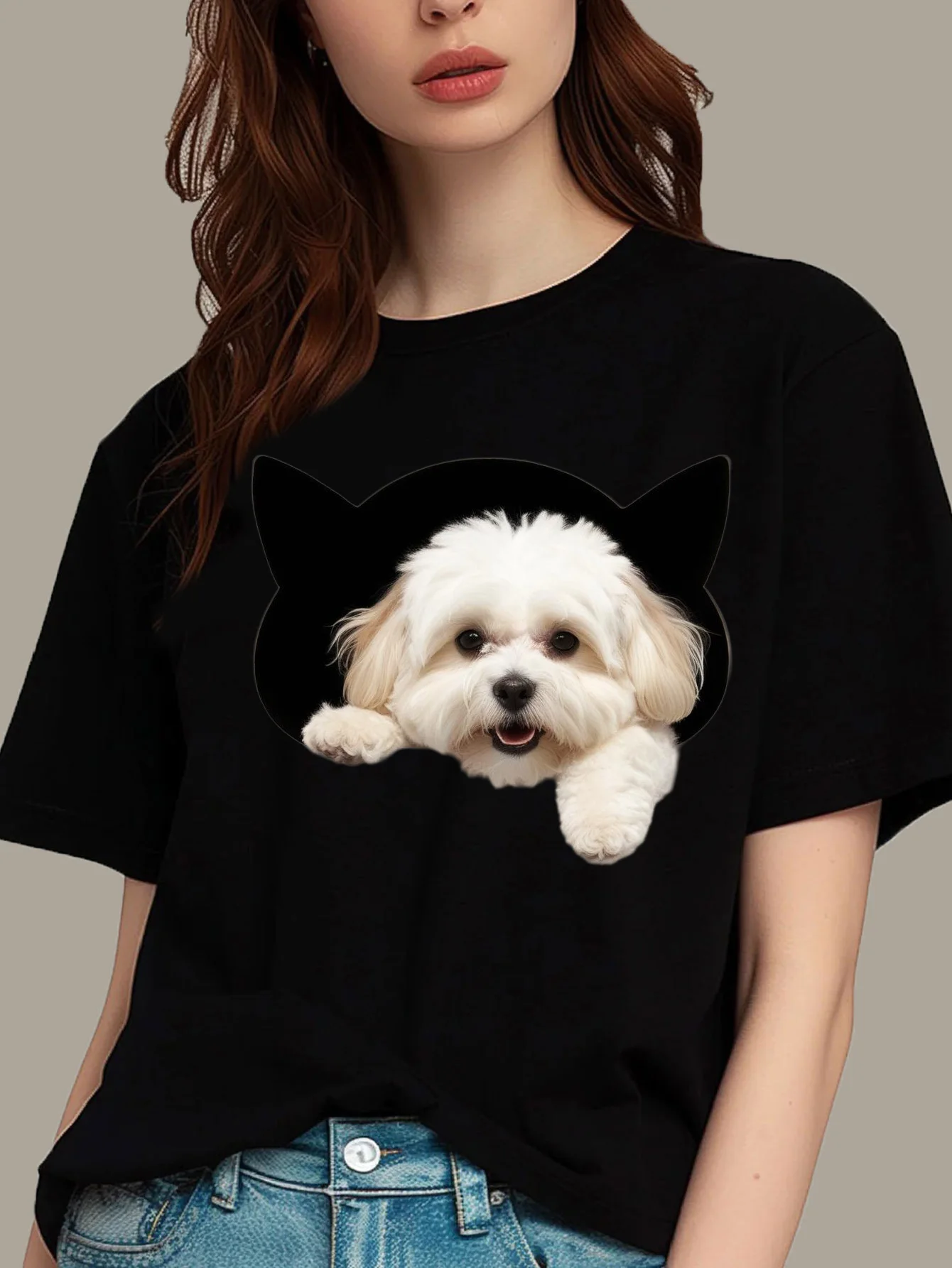 Summer Clothing Looks - Köpek Baskı Eğlenceli ve Neşeli Kadın
