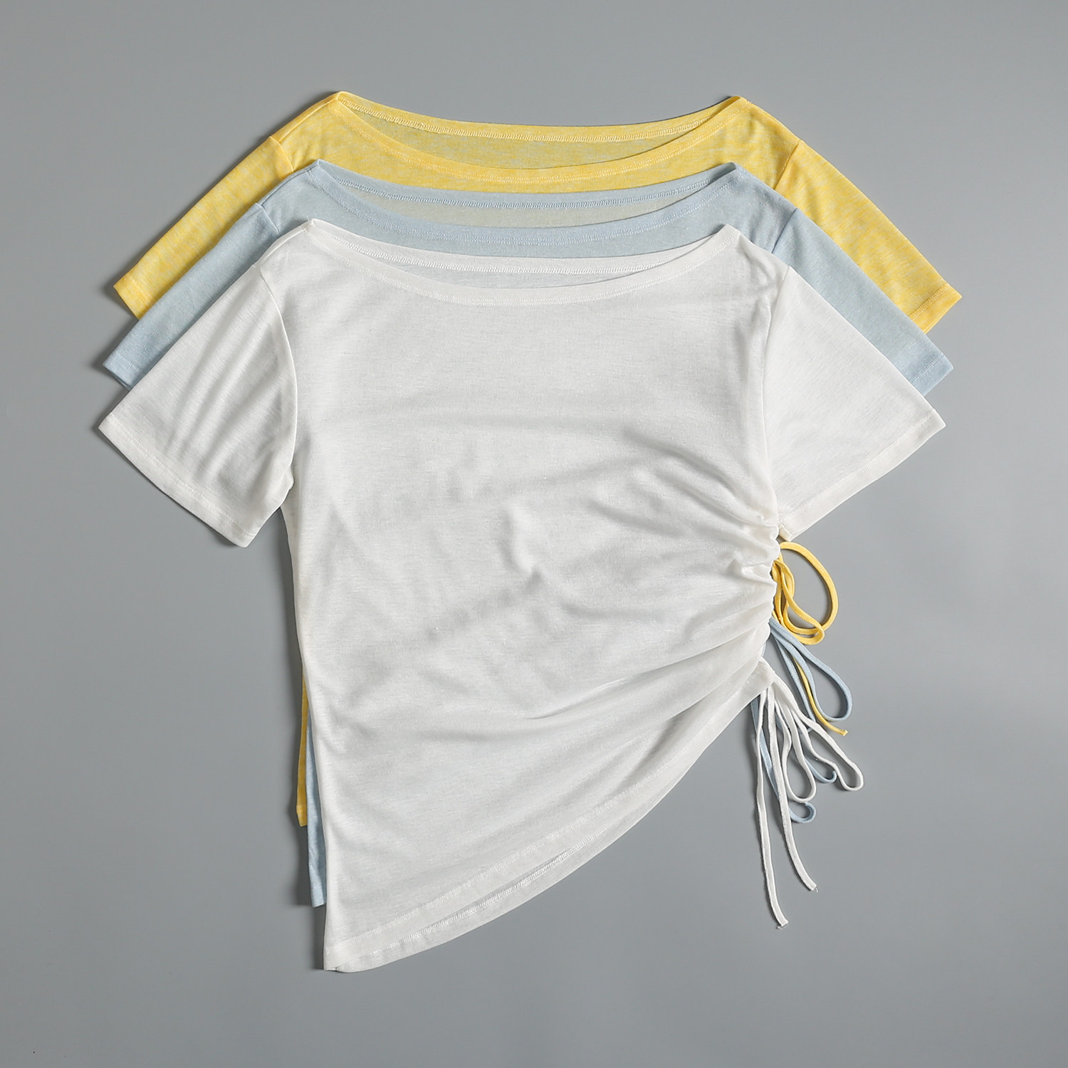 Summer Clothing Looks - Şık görünümlü spor kısa kollu kadın